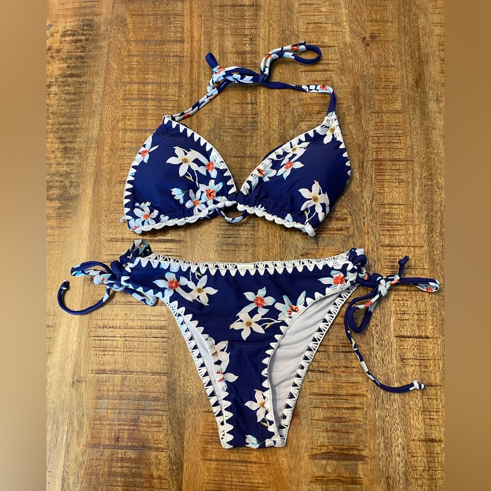 CUPSHE floral bikini